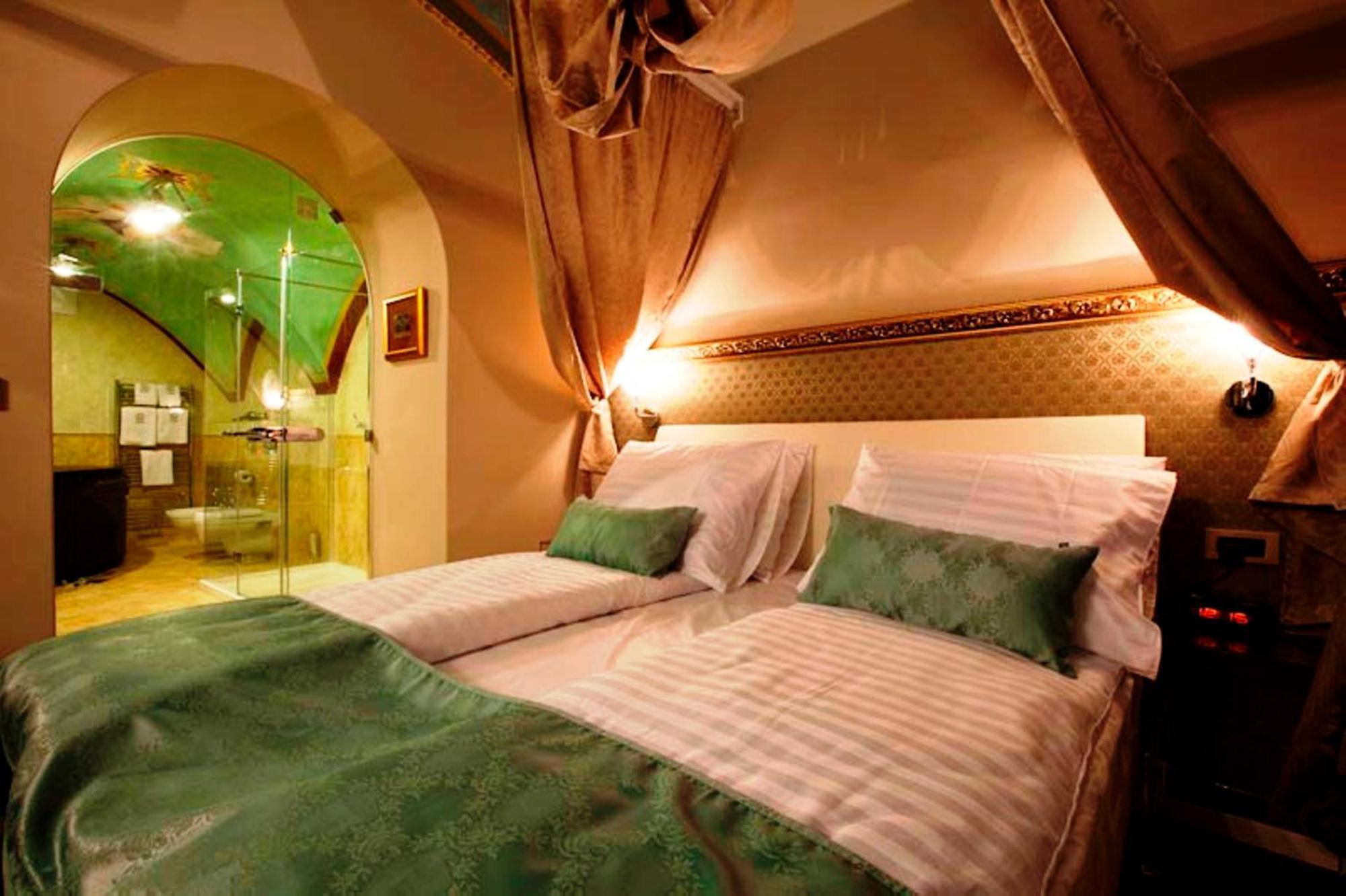 Hotel Actum Крань Екстер'єр фото