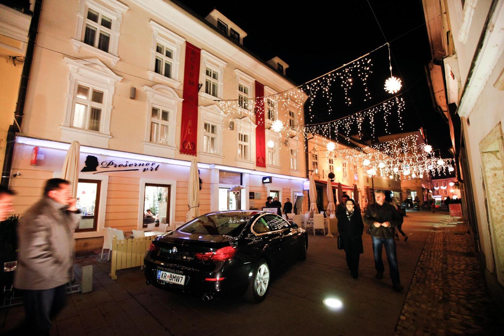 Hotel Actum Крань Екстер'єр фото