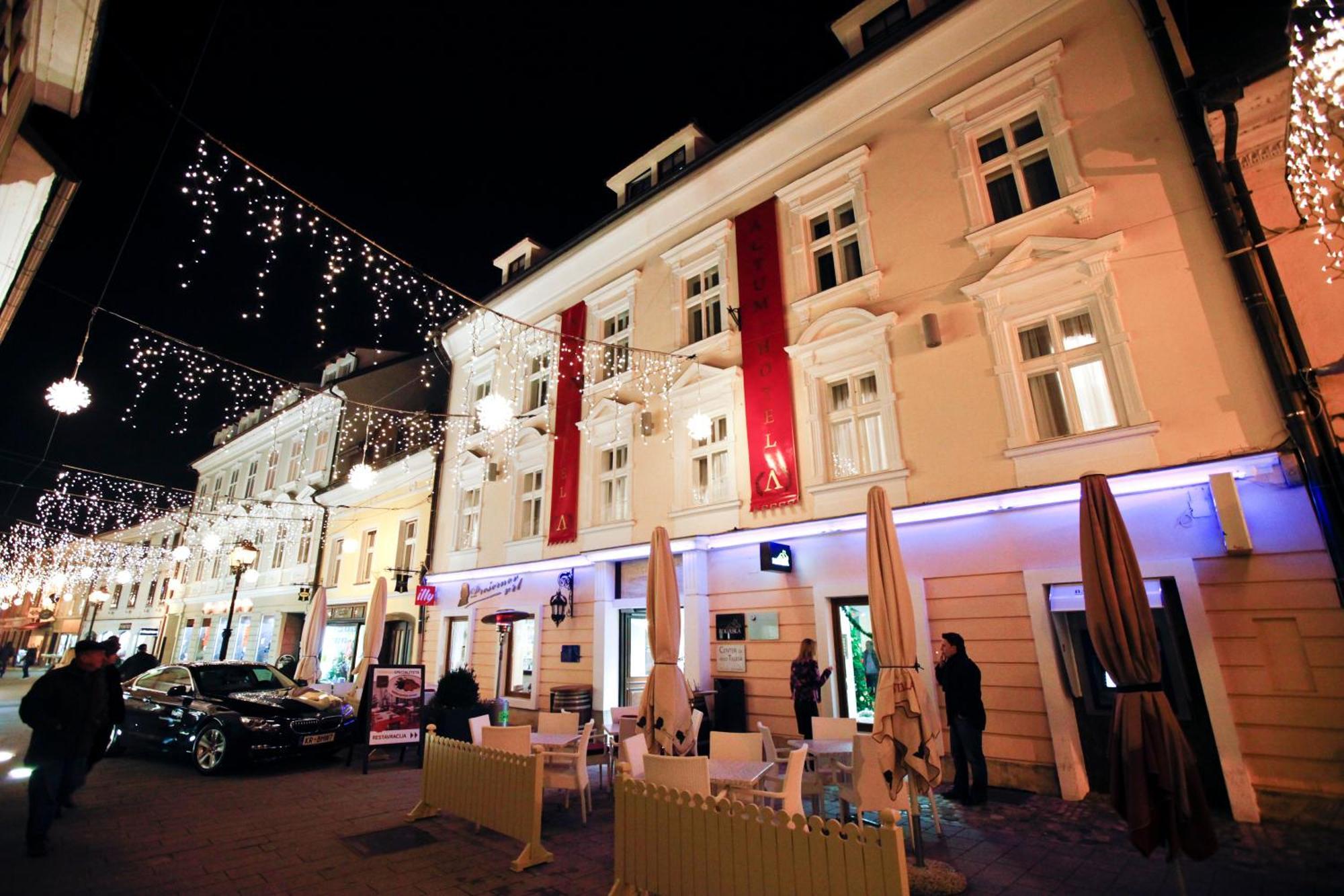 Hotel Actum Крань Екстер'єр фото
