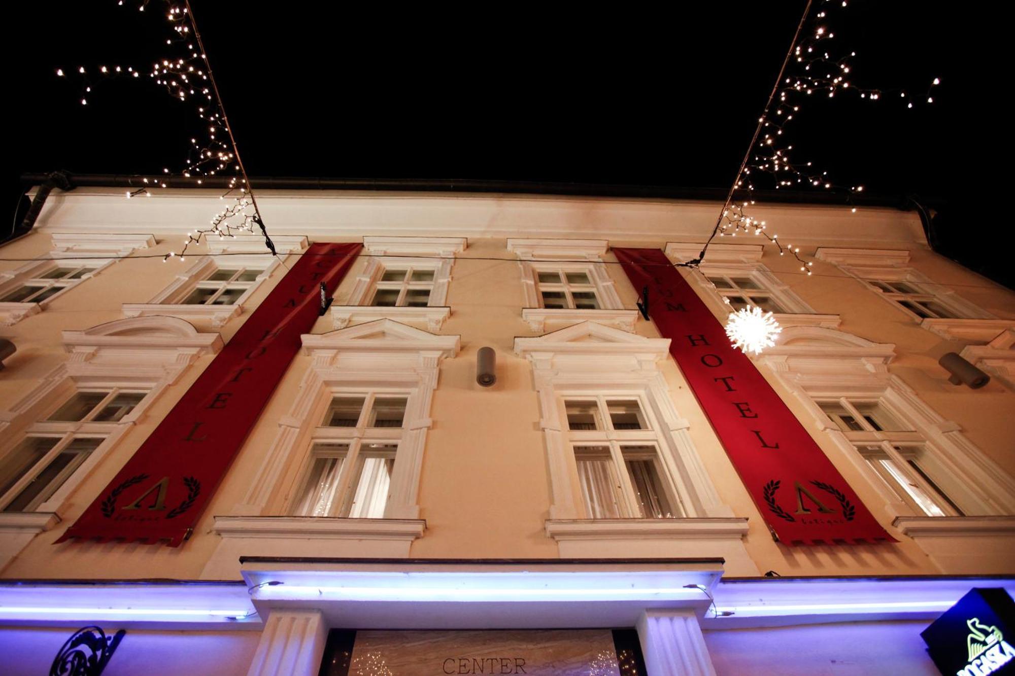 Hotel Actum Крань Екстер'єр фото