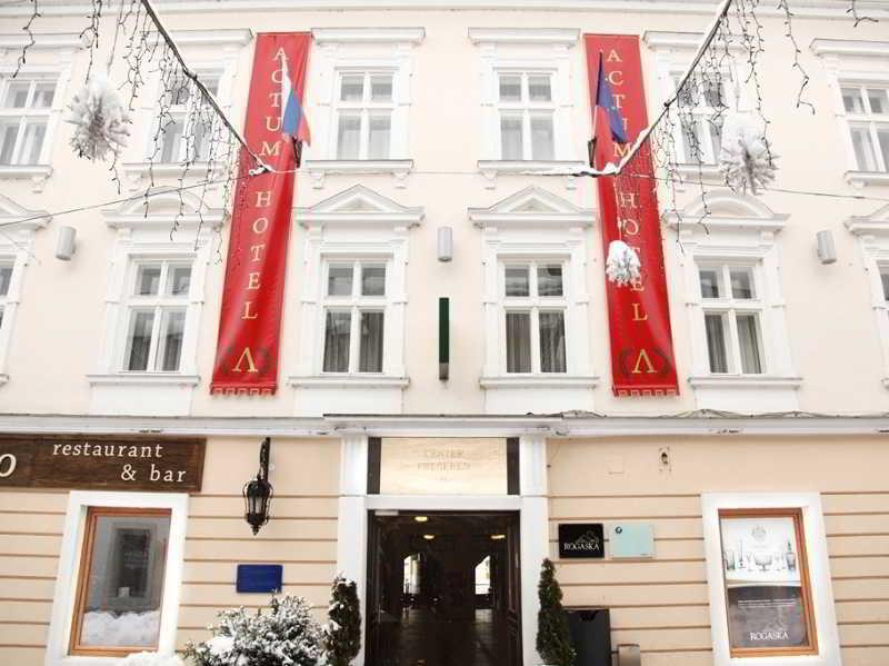 Hotel Actum Крань Екстер'єр фото