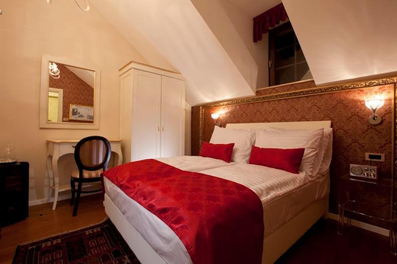 Hotel Actum Крань Екстер'єр фото