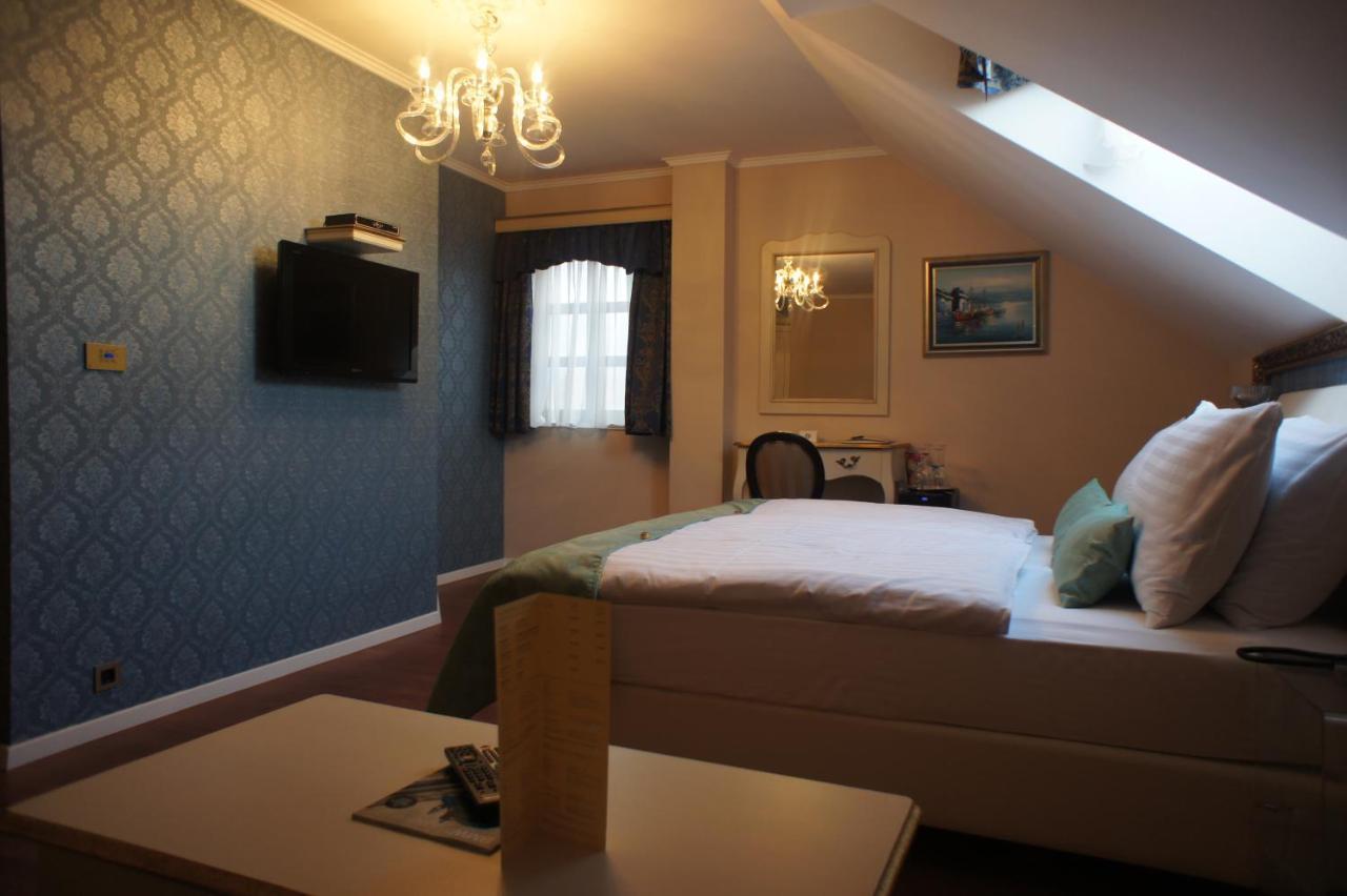 Hotel Actum Крань Екстер'єр фото